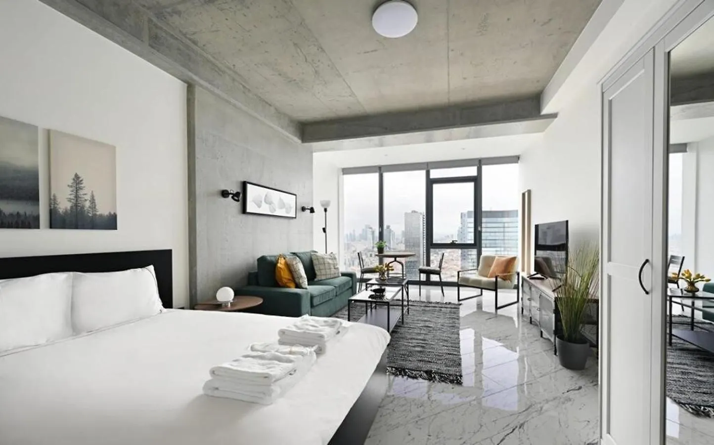 Cool Bright Studio W Parking Poolviews! #238 location